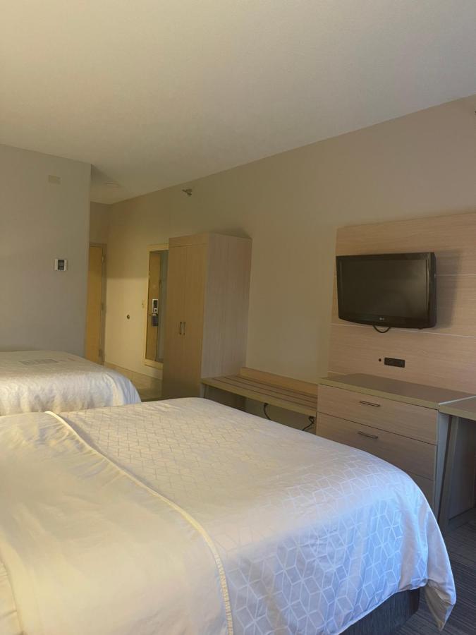 Holiday Inn Express Cedar Rapids - Collins Road By Ihg Exterior foto